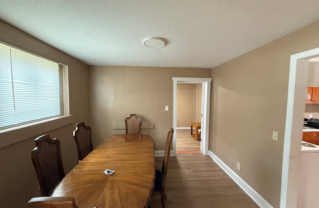 Cozy 2-bedroom house in Fairfax with easy access to main hwy and close to town!