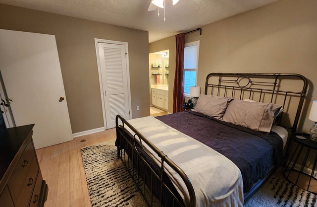 Cozy 2 Bedroom Within 15 Minutes of The Masters