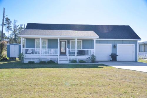 Cozy 3BR Cottage Fishing Private Dock Boating