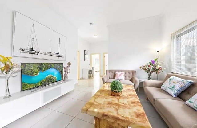 Cozy 4 Bedroom House at Prime Location