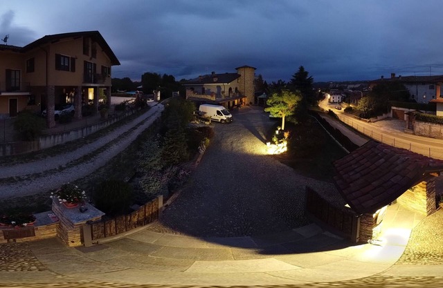 Cozy 4 Star B&B At The Gates Of The Langhe, With Pets Allowed