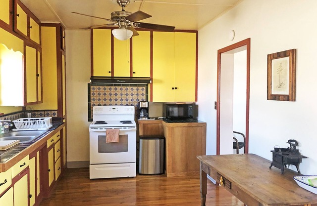 Cozy Adobe Home in Fort Davis!