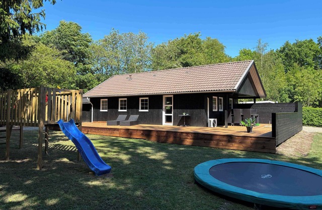 Cozy and child-friendly holiday home in Arrild