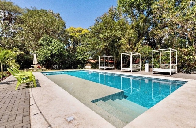 Cozy and comfy private Villa w/hot tub, King + Queen Beds & Resort amenities