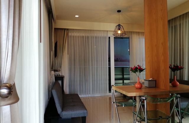 Cozy and Convenient Studio Loft with Kitchen and Private bathroom near ICONSIAM