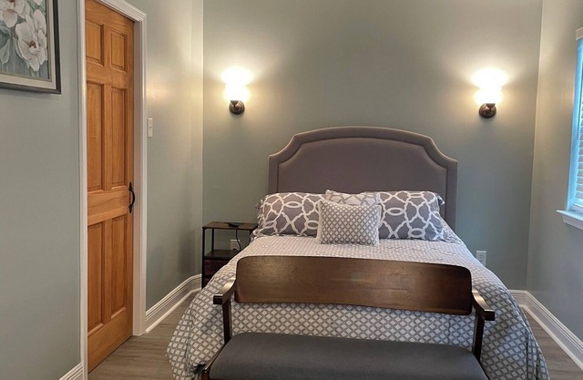 Cozy and Private1-bedroom guesthouse in Metairie with WiFi and other amenities