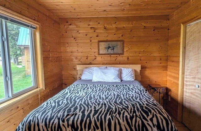 Cozy and Relaxing Getaway Cabin #10n