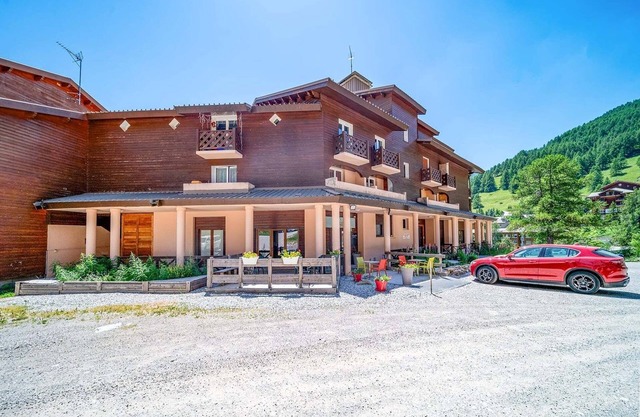 Cozy apartment in Allos