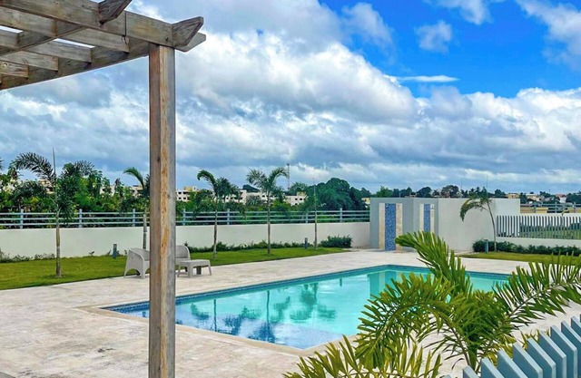 Cozy Apartment, Pool & Gym near the US Embassy