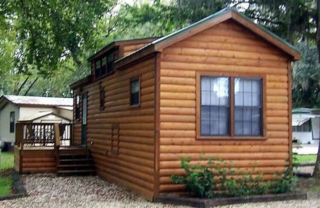 Cozy Cabin in riverfront resort