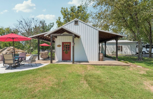 Cozy Cabin in the Country with resort style pool! Secluded, Slide and Waterfall