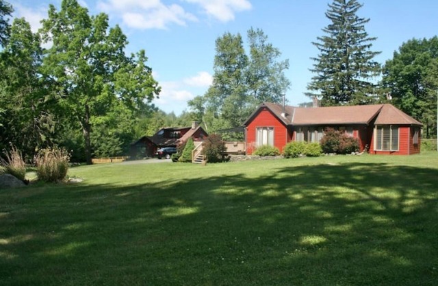 Cozy Catskills Cottage