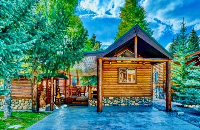 Cozy Chalet on Swan River minutes to Breckenridge