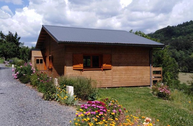 Cozy chalet with wifi, parking and pets allowed