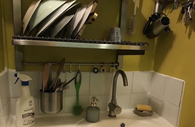 Cozy Condo for up to 3 Travellers, With Kitchen and Bath