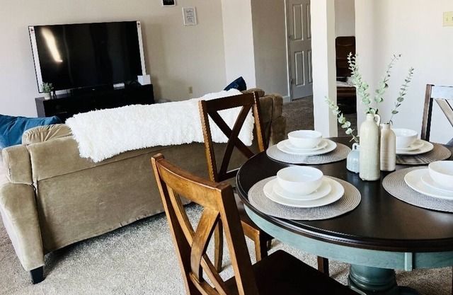 Cozy Condo minutes from quaint downtown.