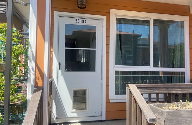 Cozy Detached cottage at rear of main house 30 min. To SF 2 bedrooms 1 bathroom