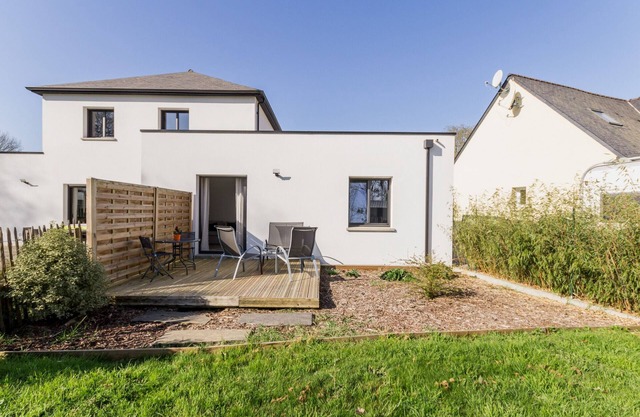 Cozy Getaway in Brière Park, Near Guérande & La Baule, W/Private Garden & Modern Amenities