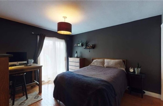 Cozy Getaway 2BR + Hottub Erie PA Acacia House