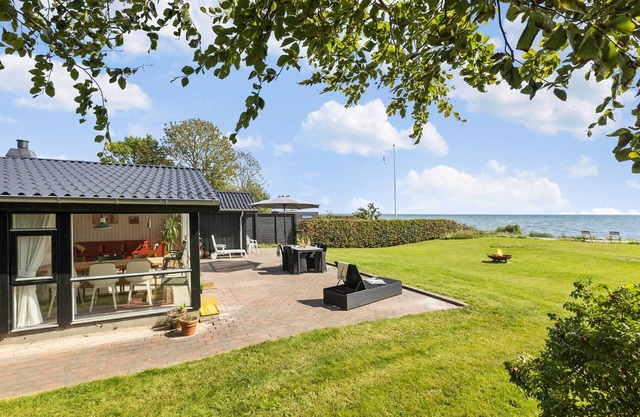 Cozy home in Bjert with house sea view