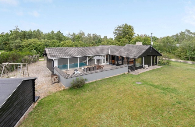 Cozy home in Knebel with WiFi