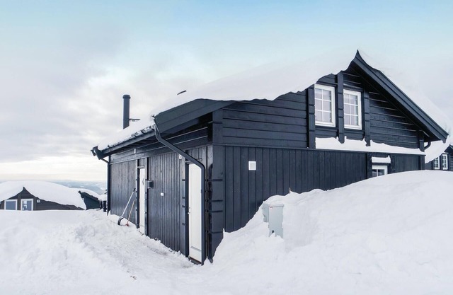 Cozy home in Lillehammer with WiFi