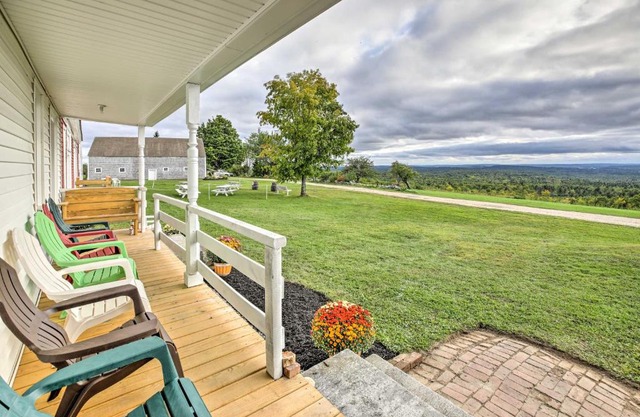 Cozy Home with Vineyard, Working Farm and Fall Foliage