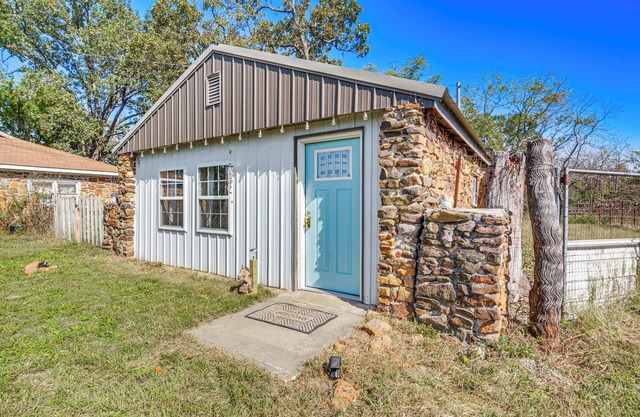 Cozy Lamar Vacation Rental w/Creek & Pond Access!
