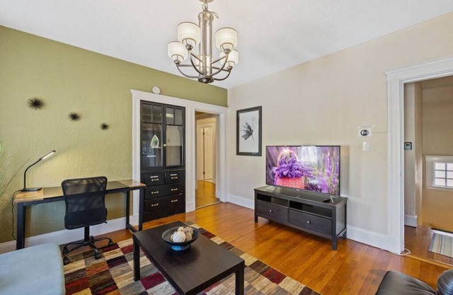 Cozy Large House close to TUFTS/Harvard/MIT 4BR