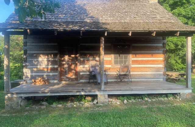 Cozy Log Cabin Near Buffalo River