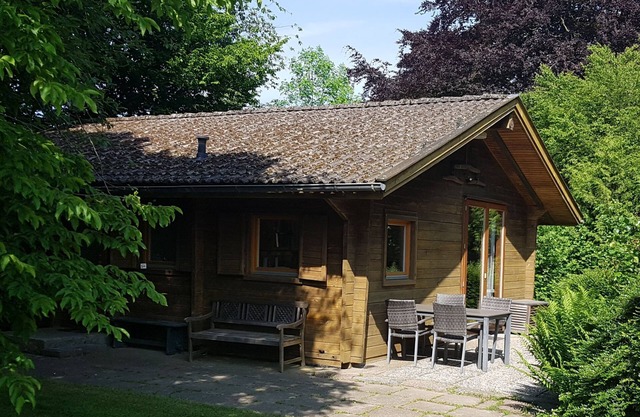 Cozy log cabin on a historic three-sided farm - Ferienhaus Ströh