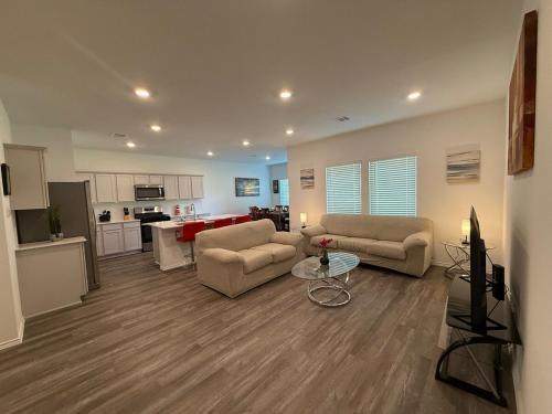 Cozy Magnolia 4BR 3BA Family Home Retreat