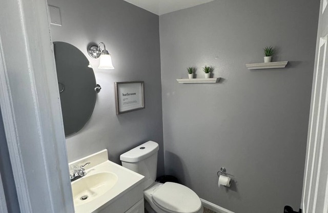 Cozy, modern charming 3-bedroom townhome close to Rt 73, Rt 70, I 95 and I 295