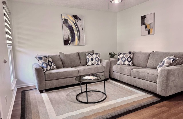 Cozy New Modern On I-95