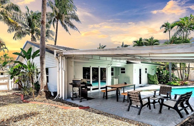Cozy Oasis Pool Oakland Park