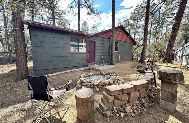 Cozy Pines Cabin in Prescott - 3bd/2ba