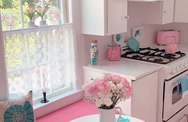 Cozy, Quaint Vintage Style Home