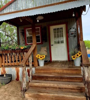 Cozy Ranch Cabin