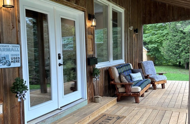 Cozy Retreat at the Flesherton Mill. Waterfall and River included;-) n
