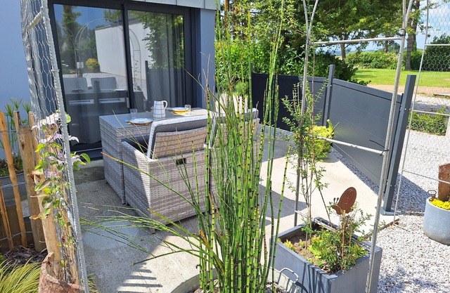 Cozy seaside apartment with direct access to the beach !
