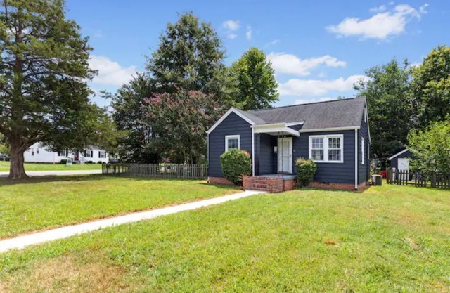 Cozy Stays Cottage *Close to NASCAR & Hot Spots*