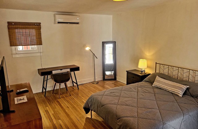 Cozy Studio Apartment in Hollywood!
