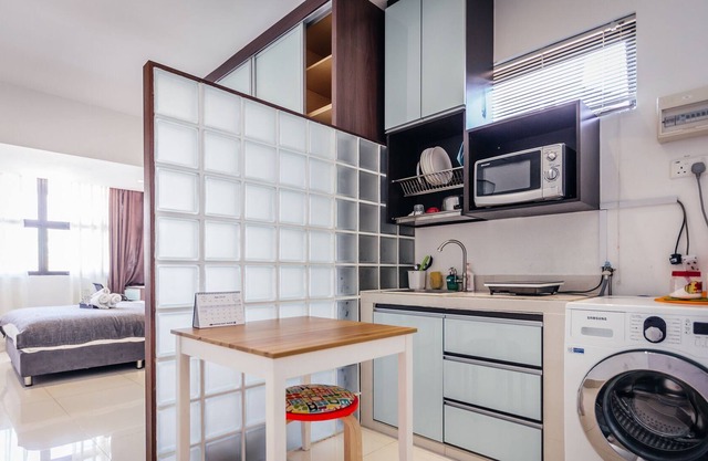 Cozy studio room in Landed house(7) - 5 mins walk to Kembangan MRT