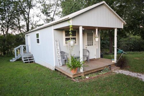 Cozy Tiny Home on the Farm On-Site Farm Animals