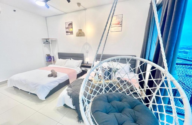 Cozy Trefoil 1-5Pax Studio room Setia Alam Convention Center Free Wi-Fi