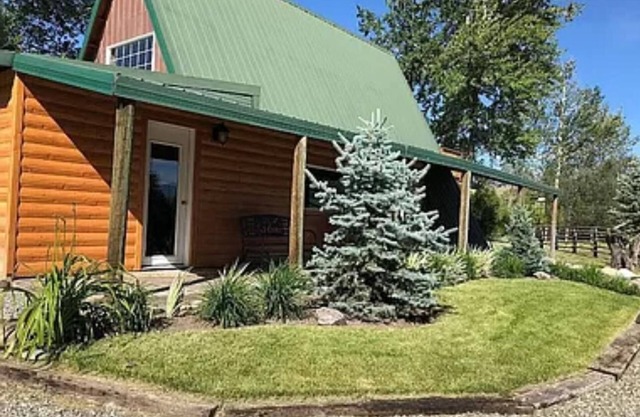 Creekside Cabin Near Salmon Idaho and the Salmon River