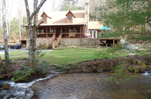 Creekside Paradise Bed and Breakfast