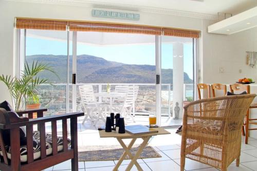 Crow's Nest Fish Hoek Apartment