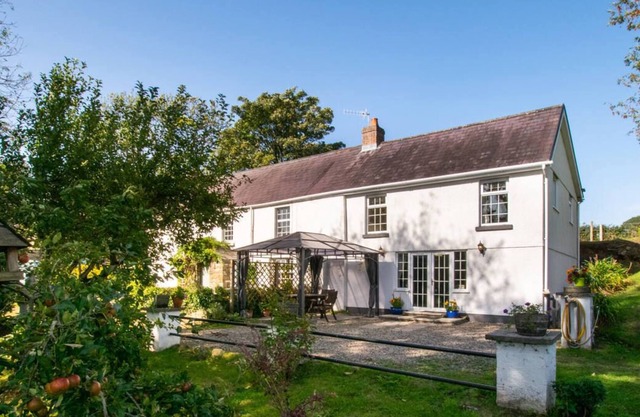 Crwcca Farm Cottage in the beautiful Felindre
