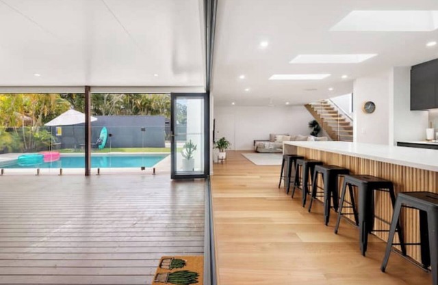 Currumbin Family-Friendly Oasis with Pool and Spa